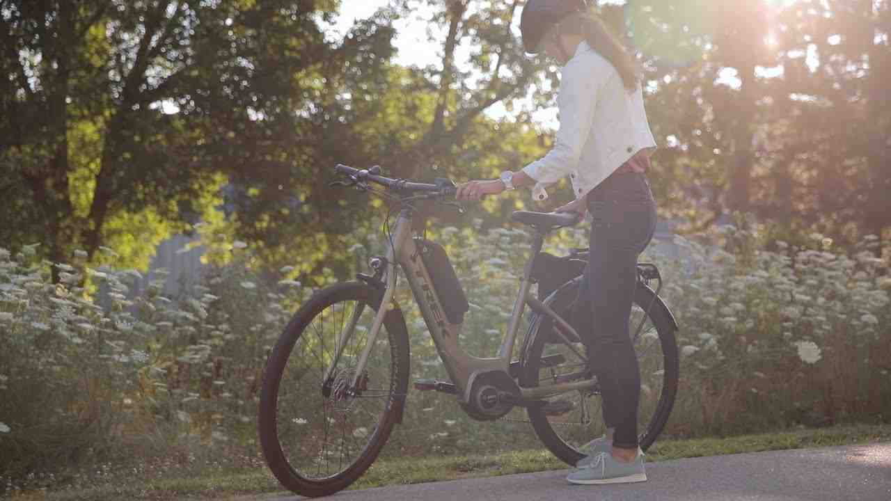 Do you need to know how do you ride a bike to ride an electric bike?