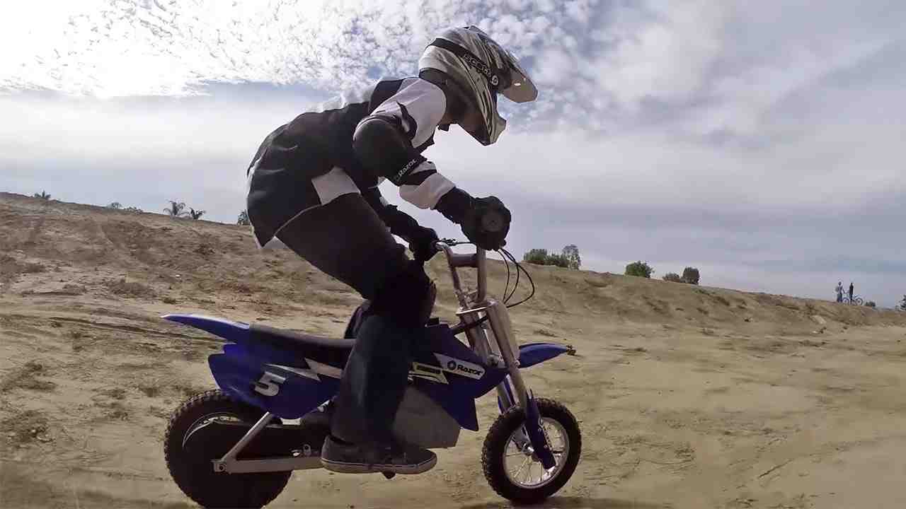 How fast does razor dirt bike go?