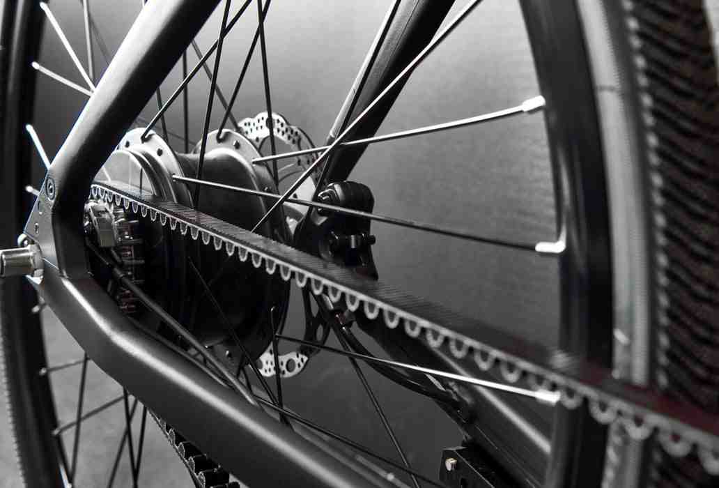 What causes broken bike spokes?