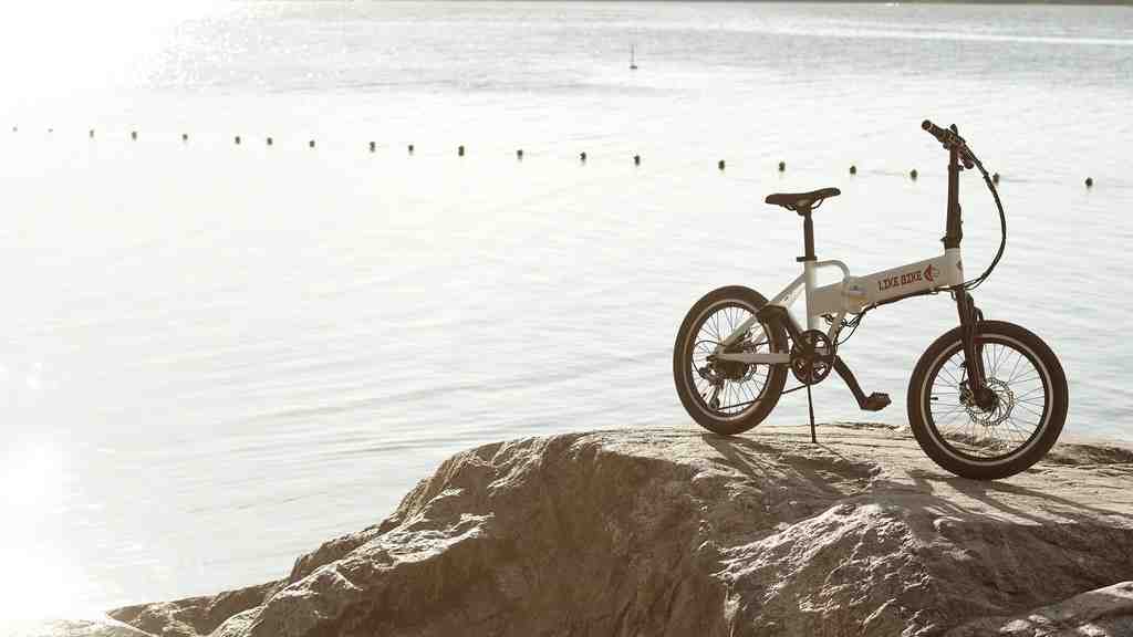 Are throttle electric bikes legal in Australia?