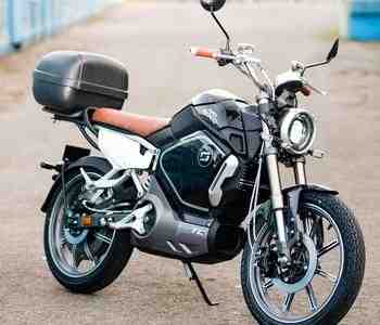 What is the difference between a moped and an electric bike?