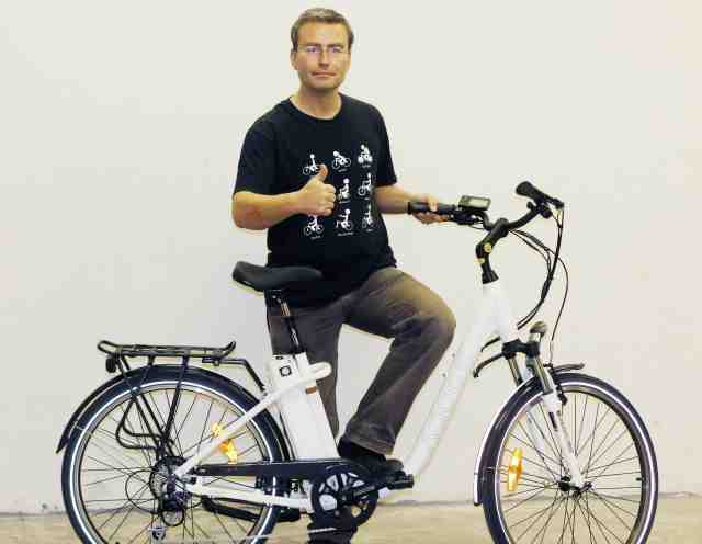 How long should an electric bike battery last?